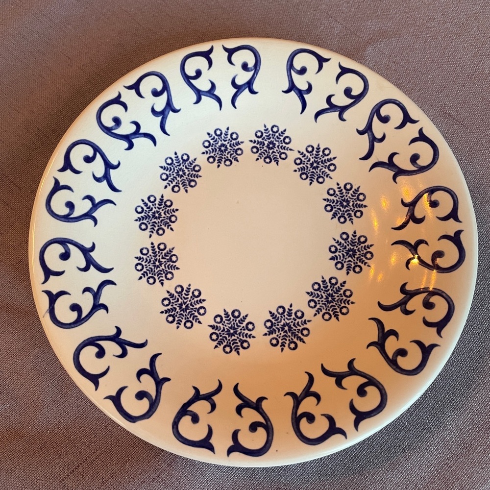 Eva Zeisel vintage 1964 Stratford Design Small Plate, 6.5” in diameter.